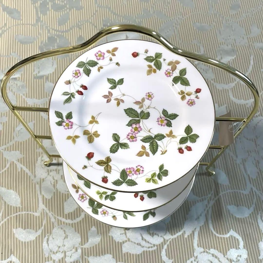 ウェッジウッド ワイルドストロベリー プレート3枚＆3段ケーキスタンド付きセット