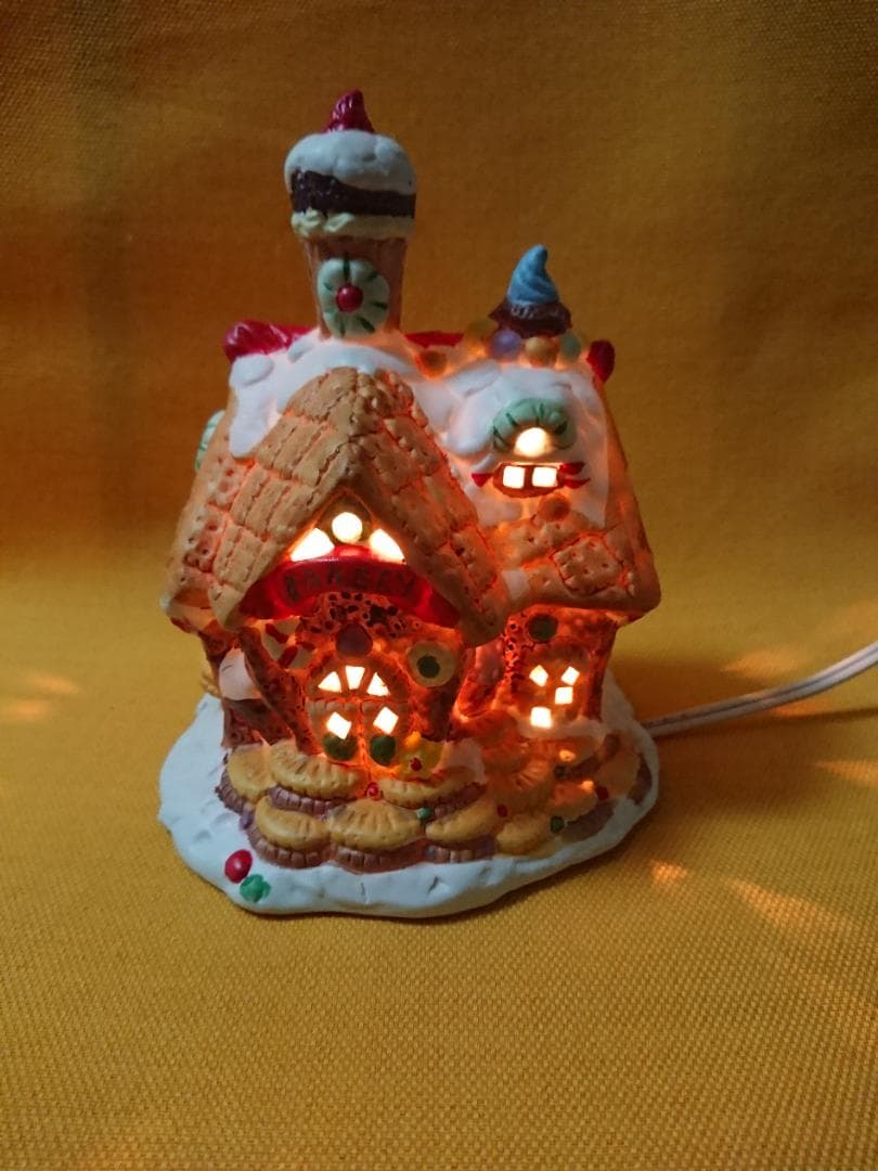 【美品】ハウス　ライト　ベーカリー　陶器　置物　インテリア　工芸品　A3215