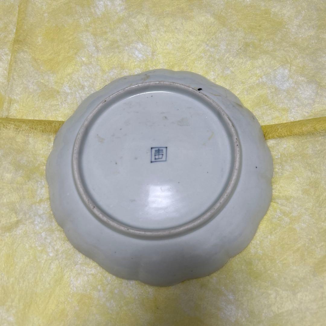 青と白の風景画 波型皿