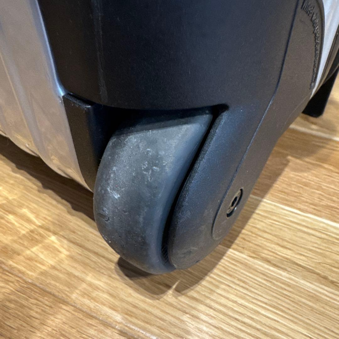 バッグ REMOWA SALSA CABIN TROLLEY IATA 33L