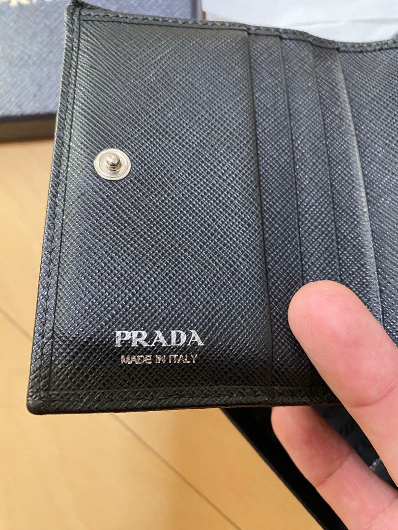 PRADA サファイアーノ　ブラック 二つ折り財布
