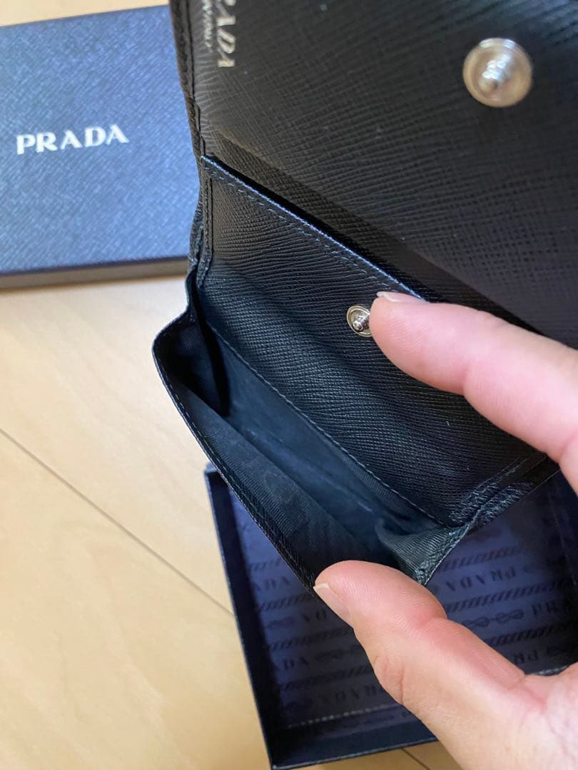 PRADA サファイアーノ　ブラック 二つ折り財布