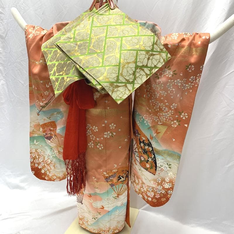 408ag43□七五三 七歳 女児 着物&開き帯＆長襦袢 金彩 扇 桜□状態良好