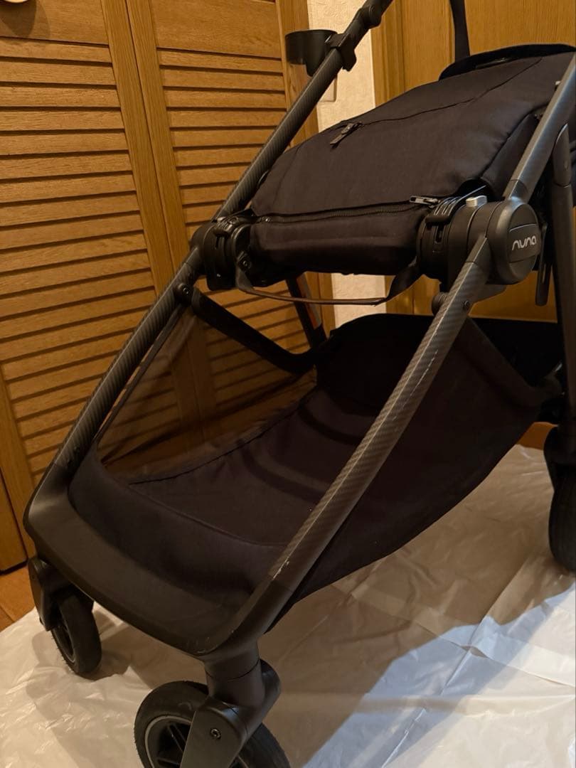 【オーストラリア限定モデル】Nuna SWIV ヌナ　スイブ　キャビア