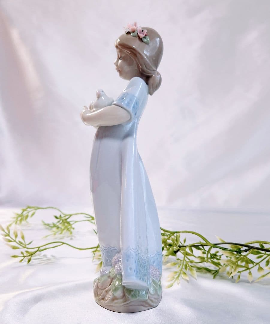 Julio＆Juliaリヤドロ【美品】フィギュリン《鳩を抱く少女》6807