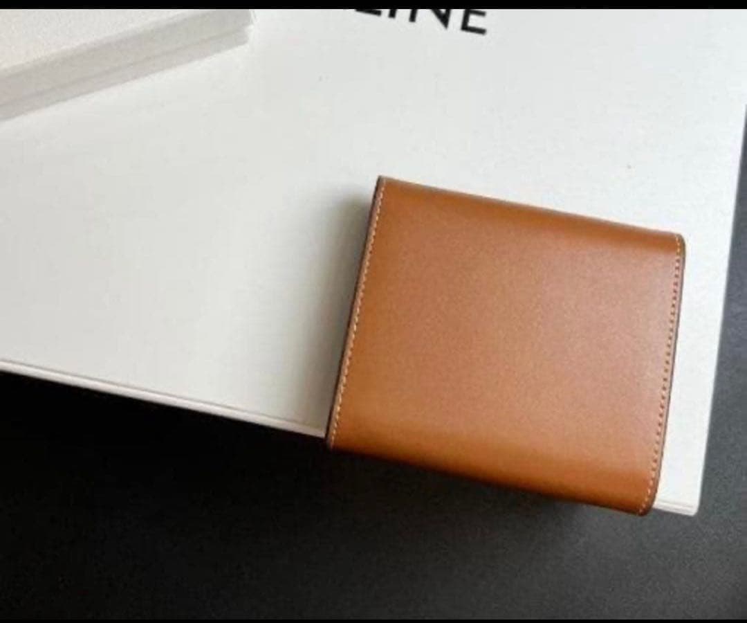 超人気 ✨三つ折り財布