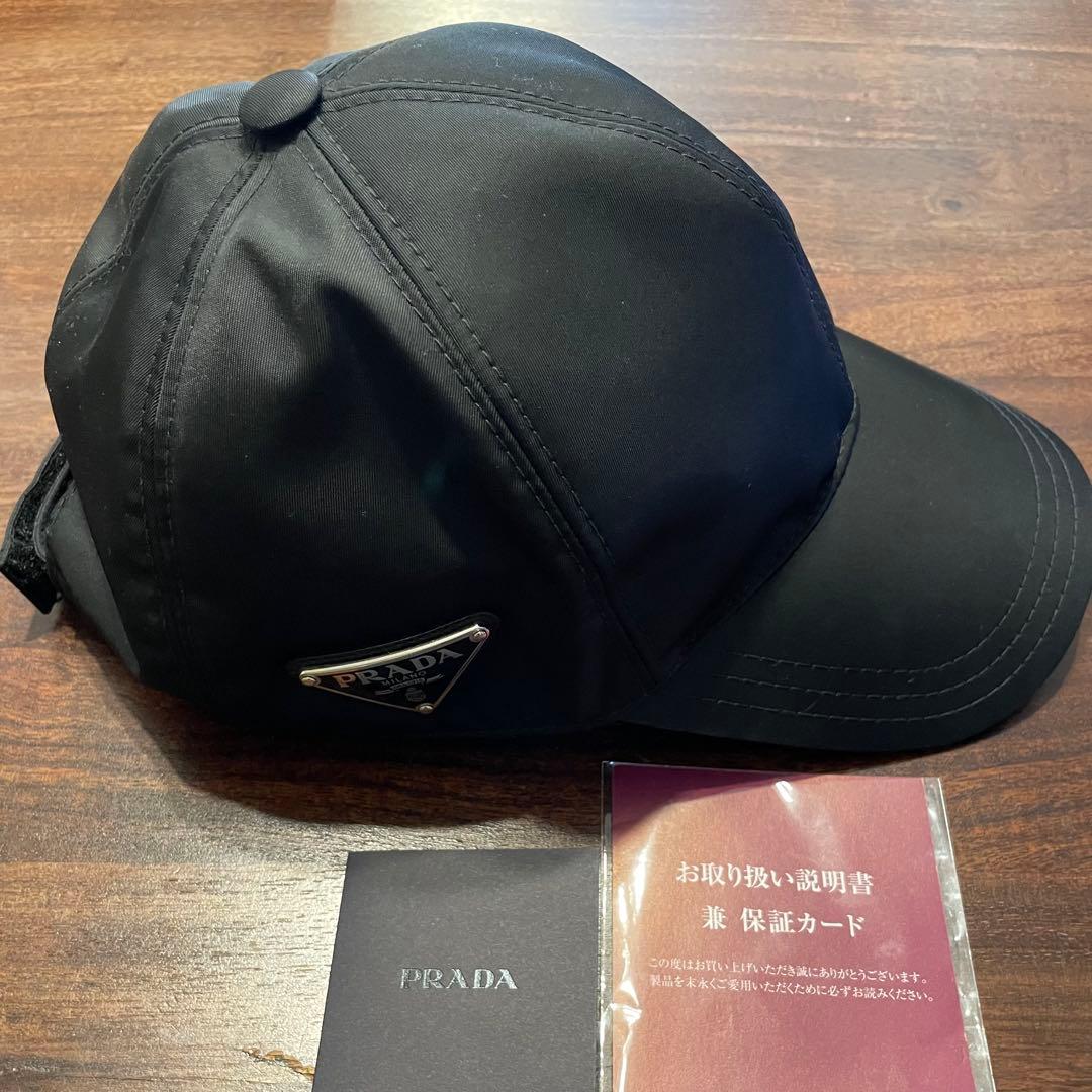 PRADA ブラック ナイロンキャップ