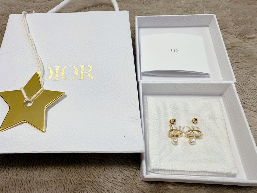 Dior Petit CD ピアス メタル & レジンパール ゴールド 正規品
