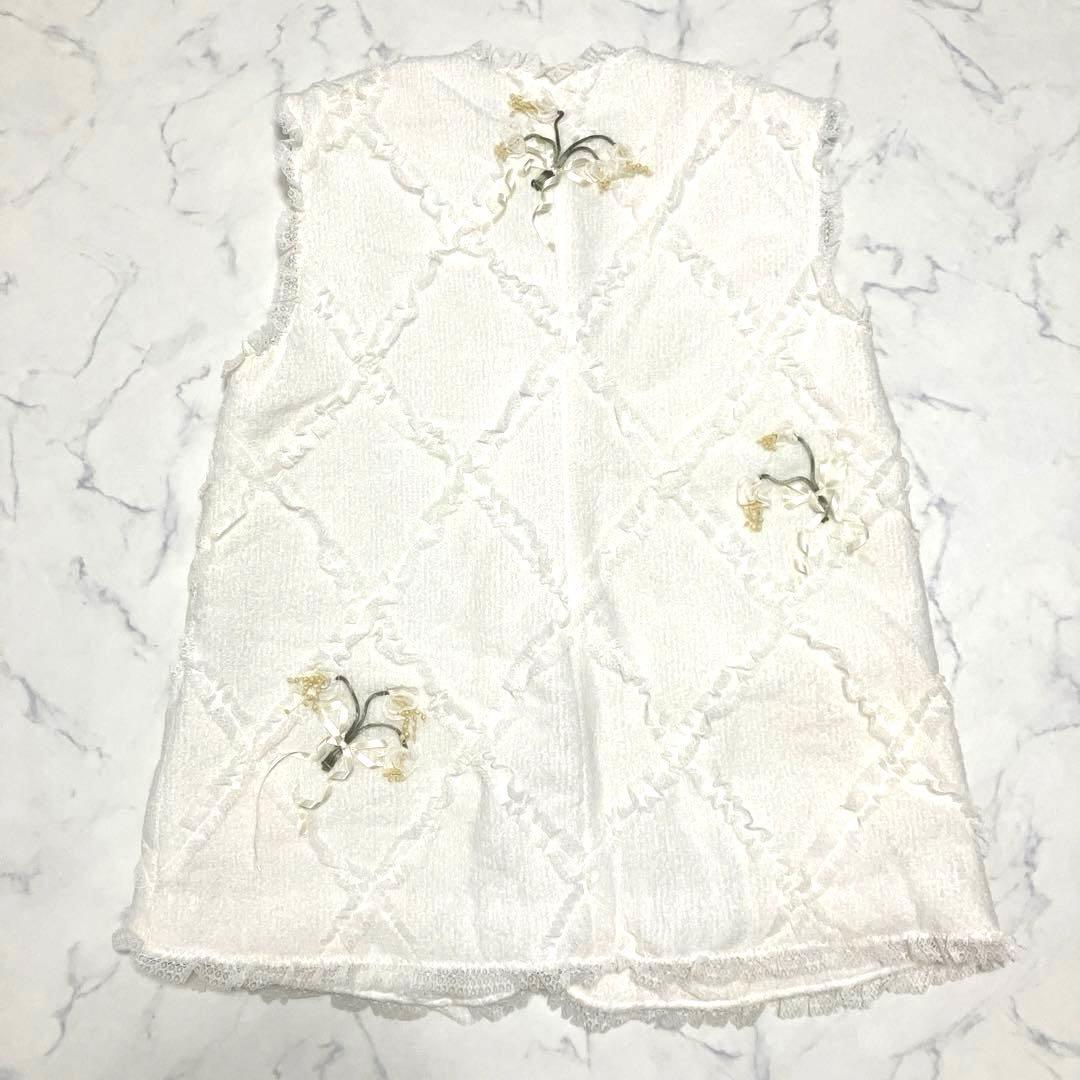 【新品未使用】CaEtLa さえら　ヒスクローネ　フラワー刺繍　レース　ベスト