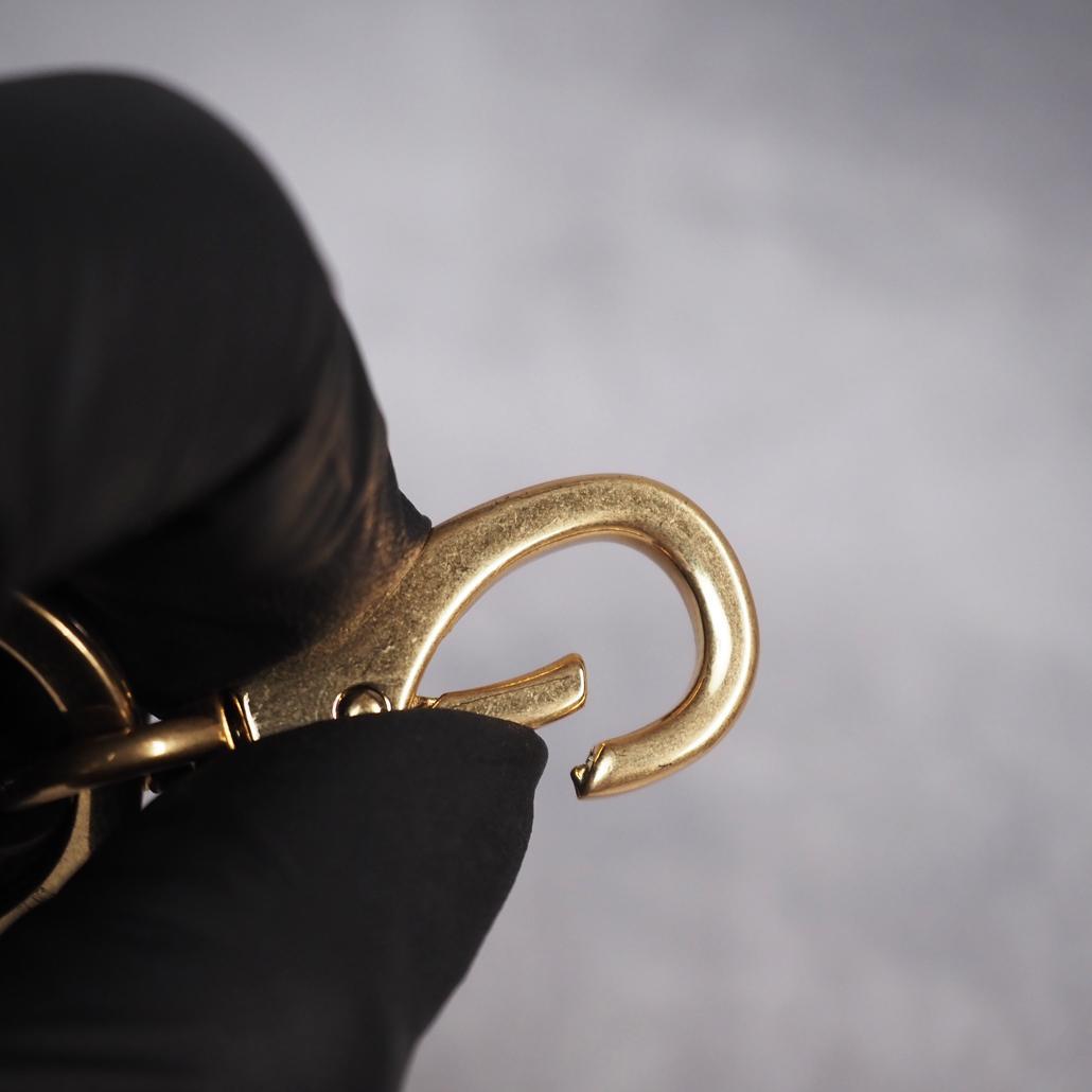 美品 Anya Hindmarch タッセルゴースト バーガンディ シアリング