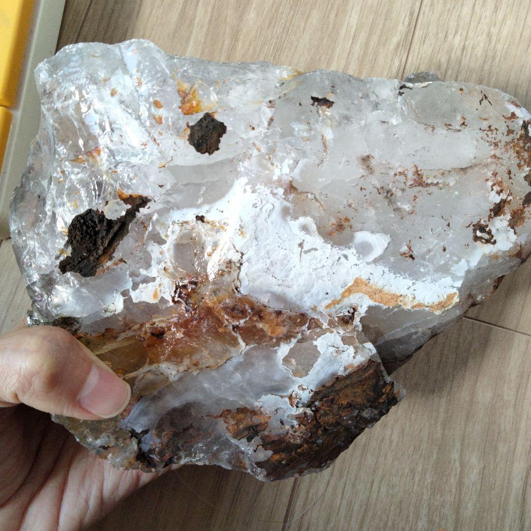 山梨県　乙女鉱山　国産天然水晶　虹入り水晶　1382g　国産水晶　国産鉱物