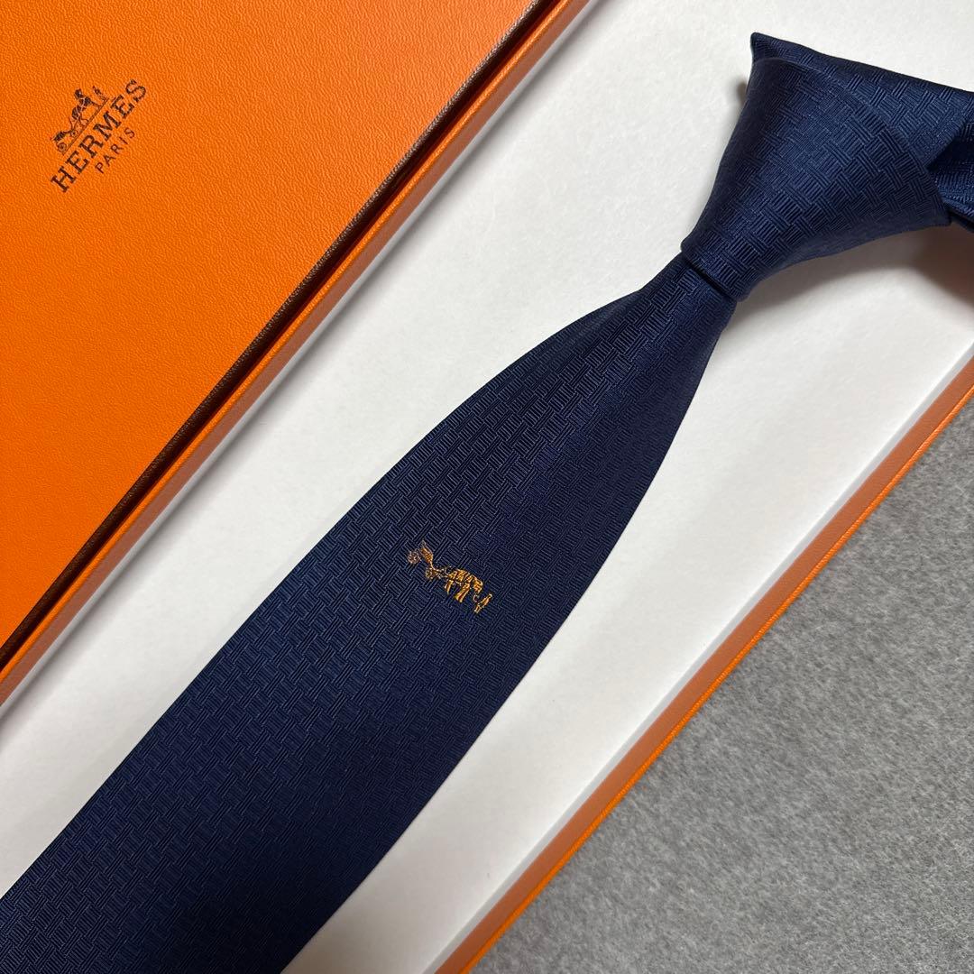 美品　エルメス　ネクタイ　紺　H柄ファソネ　馬柄ロゴ　シルクジャガード