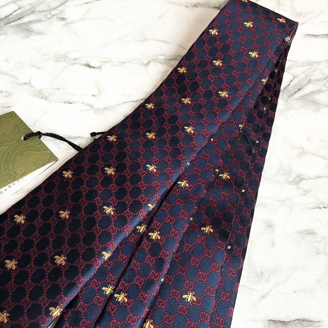 ✨未使用タグ付✨GUCCI 現行　GG柄 蜂総柄　ブラック　ネクタイ