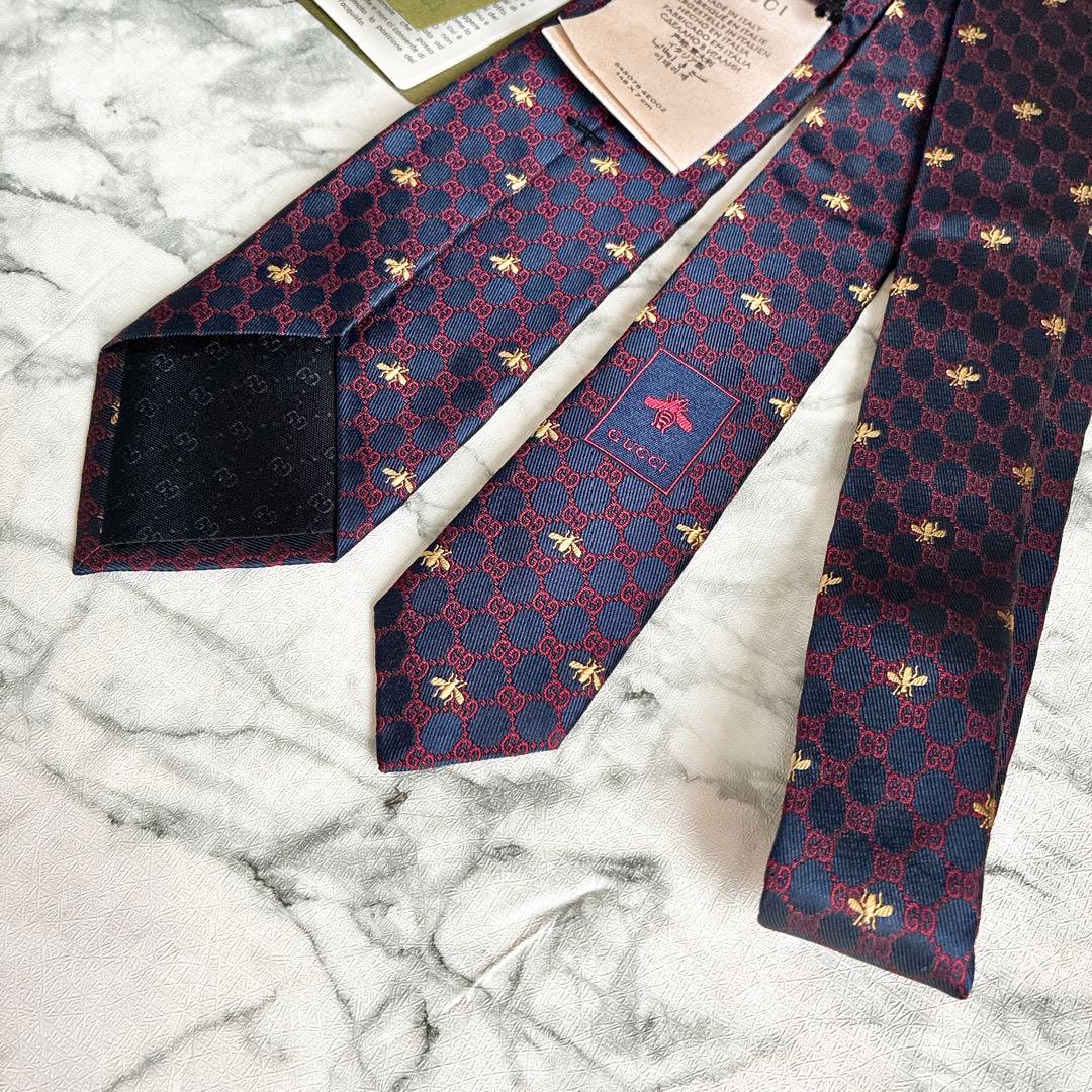 ✨未使用タグ付✨GUCCI 現行　GG柄 蜂総柄　ブラック　ネクタイ