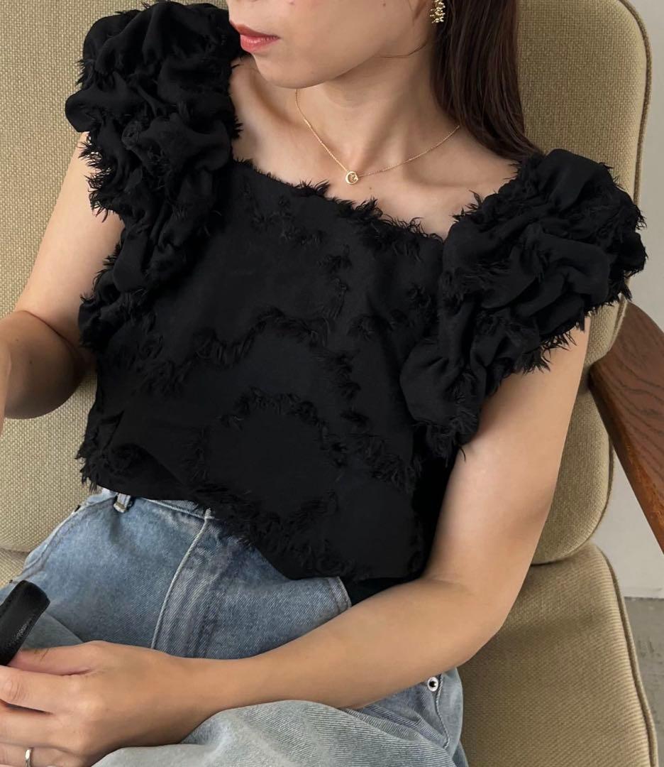 完売品‼️新品同様　カプリシュレマージュ ジャガードパフショルダートップス黒