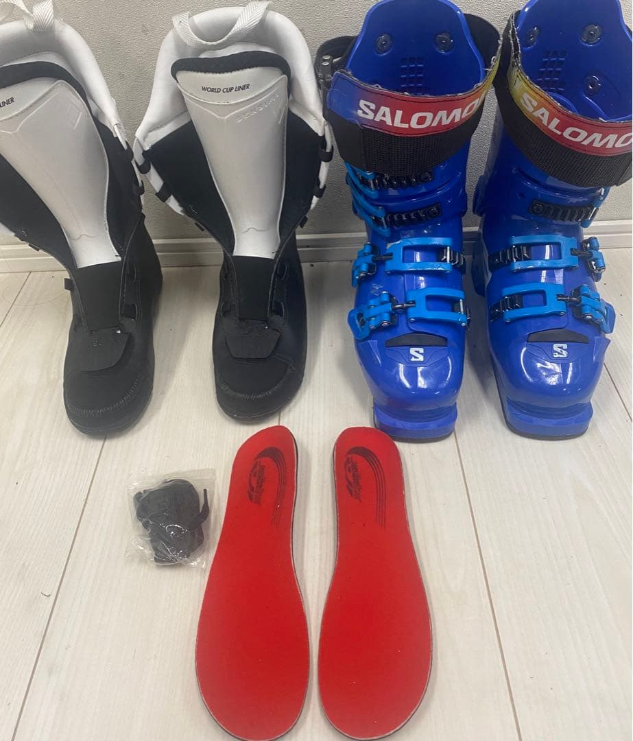 SALOMON ブーツ　130 極美品