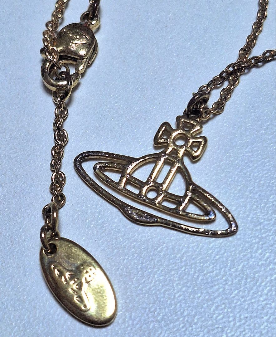 【極美品】PRADA 三つ折り財布 三角ロゴ サフィアーノ+ネックレス2点