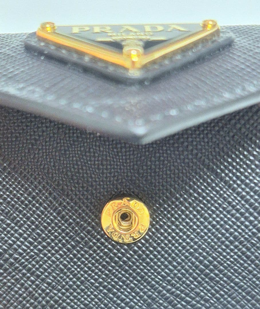 【極美品】PRADA 三つ折り財布 三角ロゴ サフィアーノ+ネックレス2点