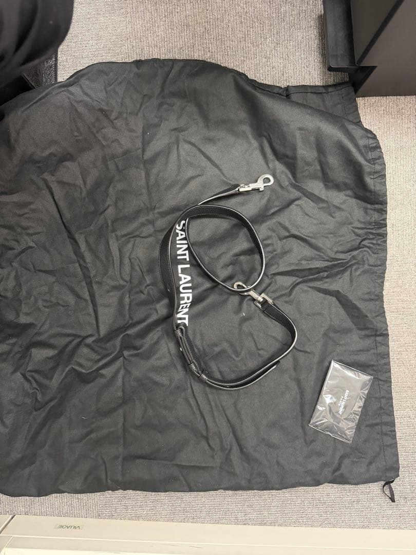 sin【超美品・新品同様】サンローラン　シンラージサック・ド・ジュール