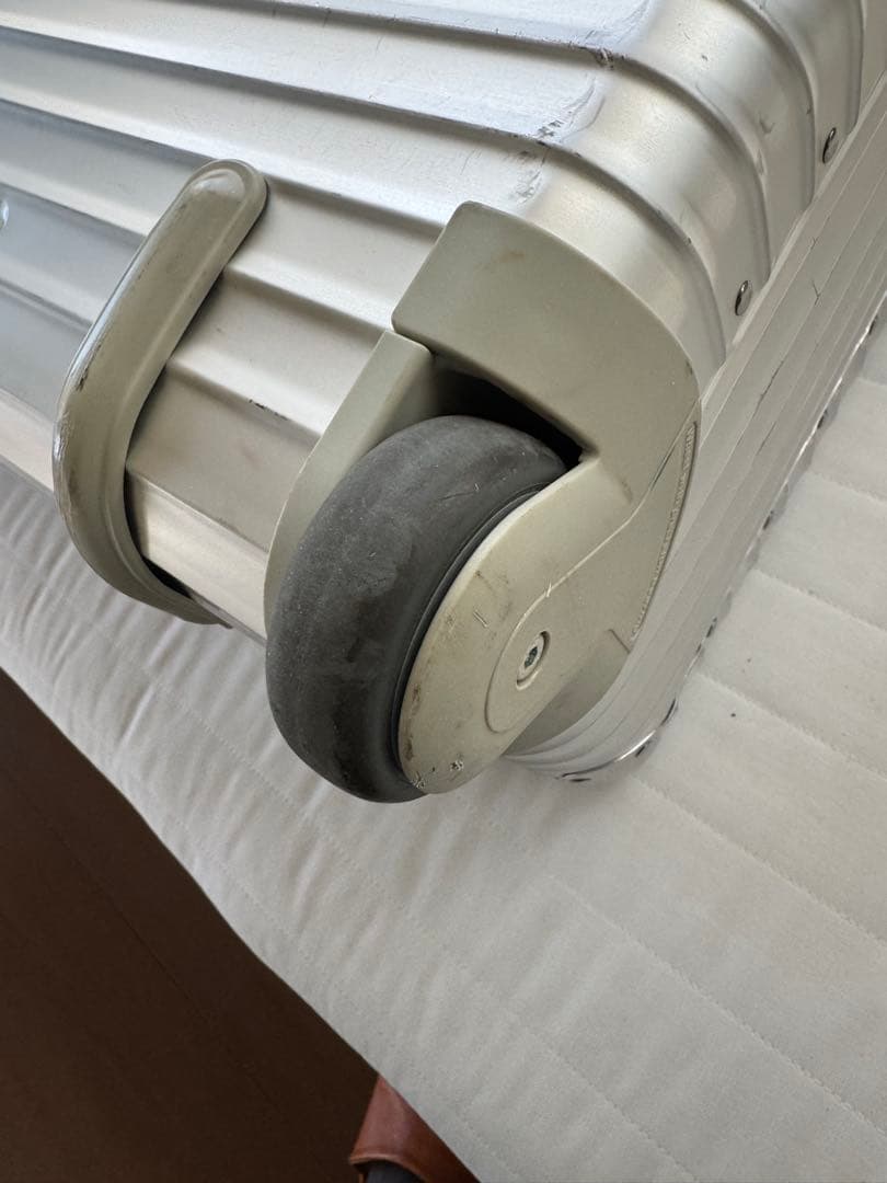 【廃盤】【美品】リモワ トパーズ パイロットトローリー 2輪 旧型 シルバー