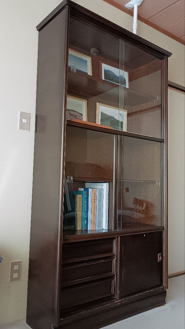 木製本棚→本体300円＋送料で譲ります！