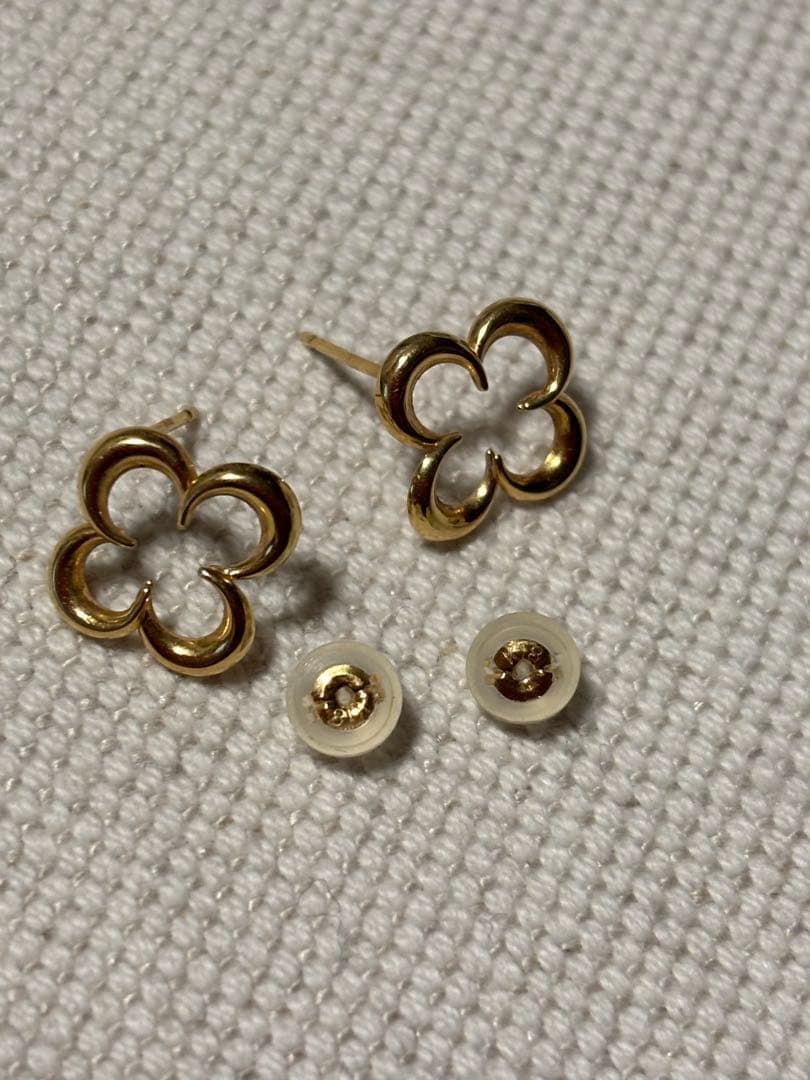 TSUTSUMI 花モチーフピアス K18ピアス