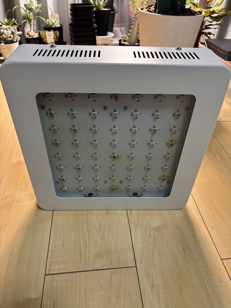 REAL LEDグロウライト 56個搭載