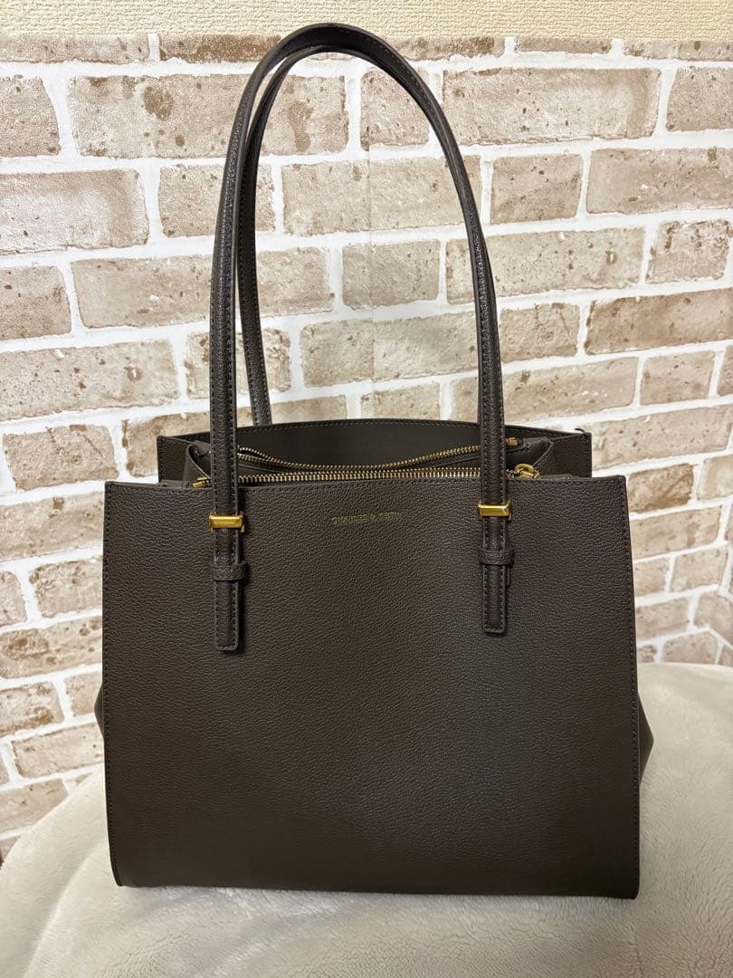 CHARLES & KEITHサンサ クラシックダブルハンドルトートバッグ