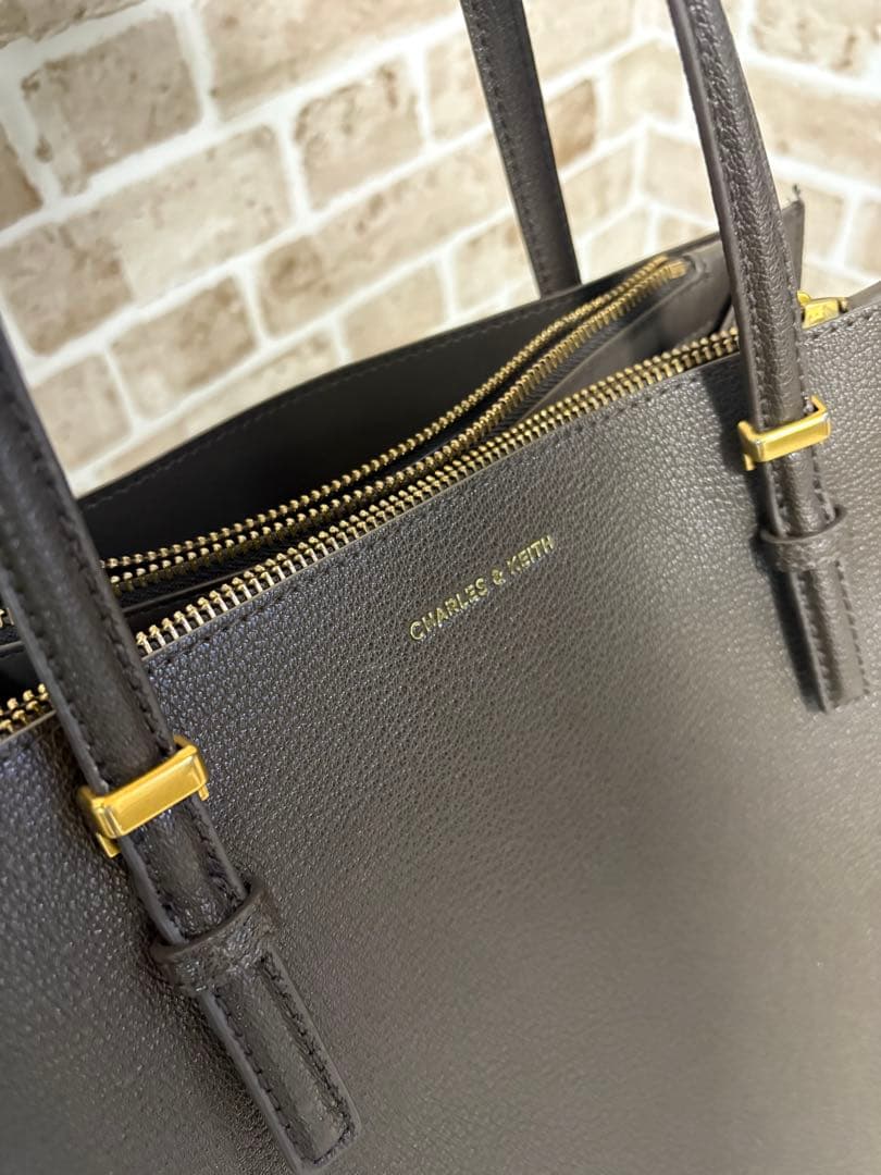 CHARLES & KEITHサンサ クラシックダブルハンドルトートバッグ
