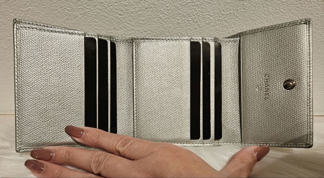 CHANEL【極美品✨希少】ココマーク三つ折り財布　Ｗホック　シルバー付属品完備
