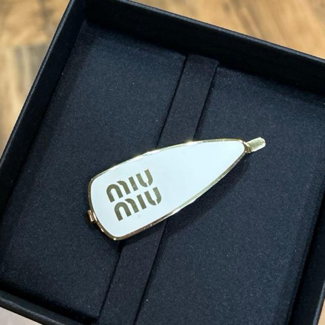 MIU MIU ミュウミュウ エナメルメタル ヘアクリップ ヘアピン