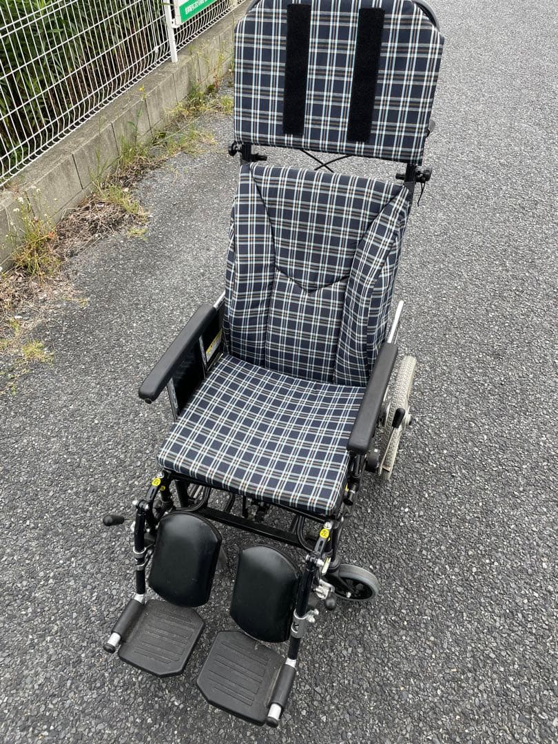 カワムラサイクル　チルトリクライニング車椅子
