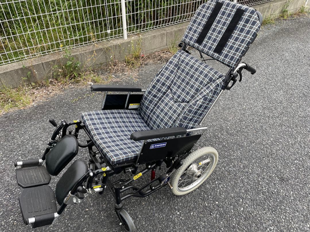 カワムラサイクル　チルトリクライニング車椅子