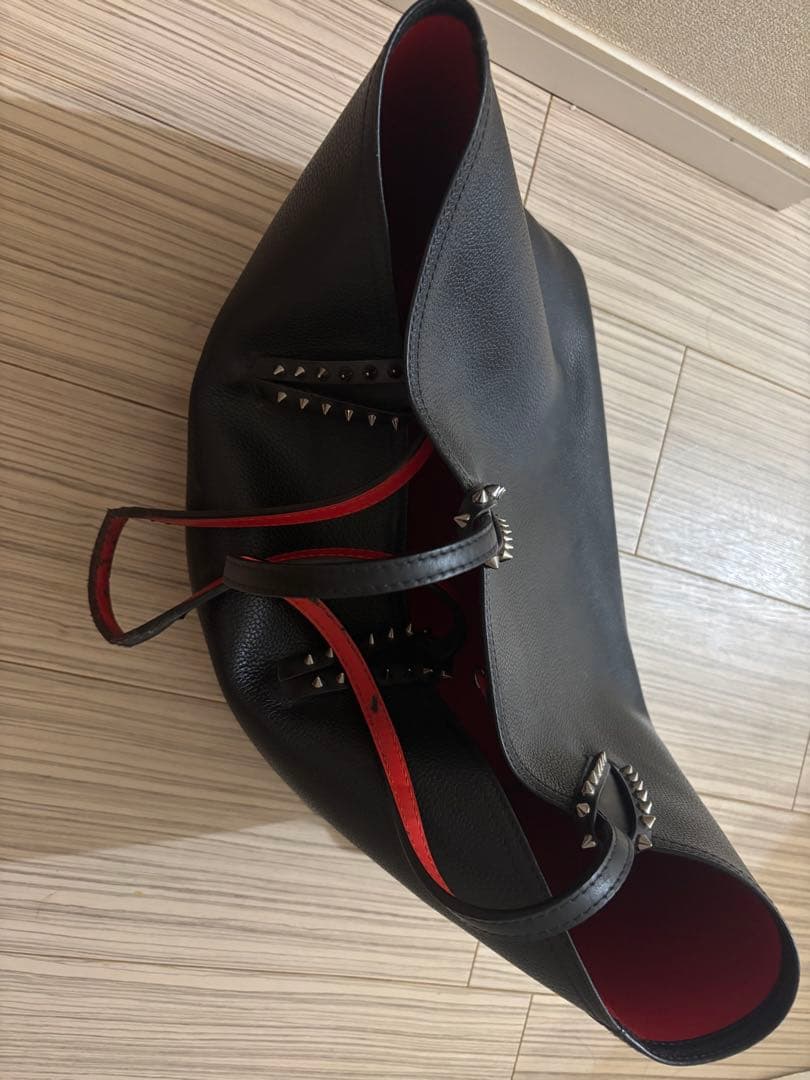 Christian Louboutin Cabata（カバタ）トート 系