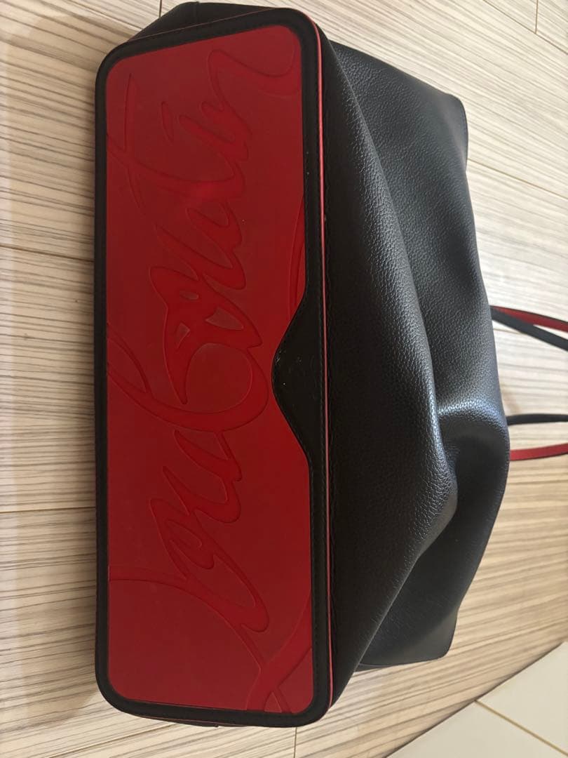 Christian Louboutin Cabata（カバタ）トート 系