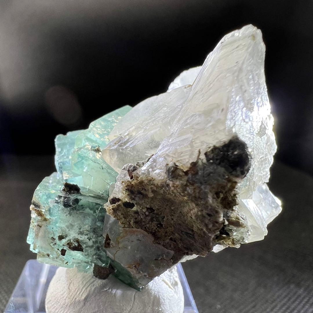 ヤオガンシャン産　カルサイト共生ブルーグリーンウィンドウフローライト