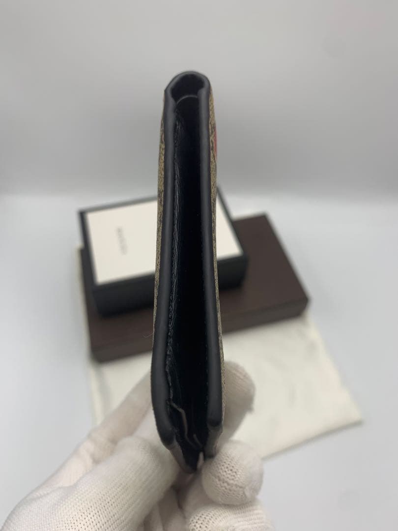 【美品】GUCCI 二つ折り財布　キングスネーク　ベージュ系　GGスプリーム