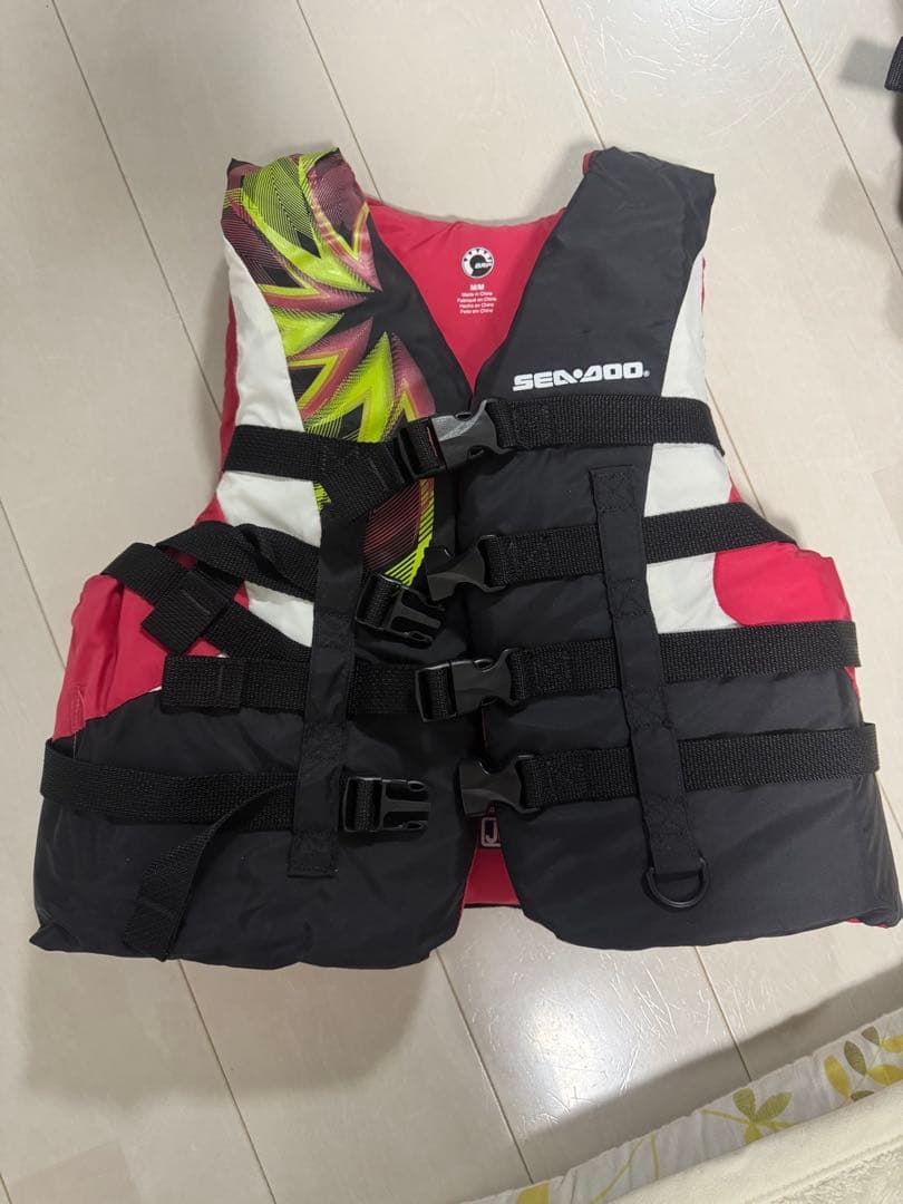 ライフジャケット LARIAT 男 SEADOO 女性 DOLPHIN 子供