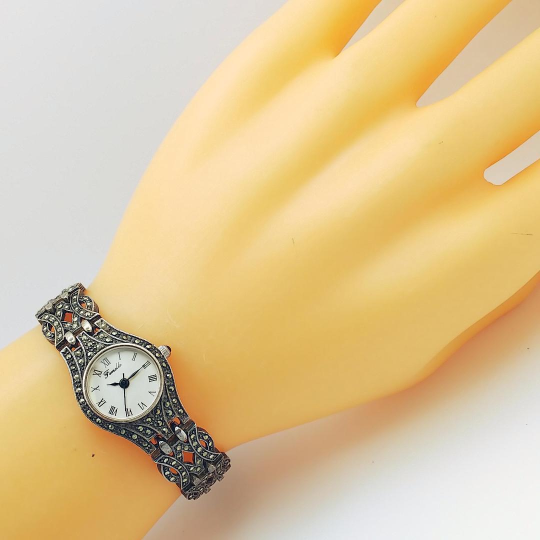 711 送料無料【電池交換済】Femelle★アンティーク調★レディース/腕時計