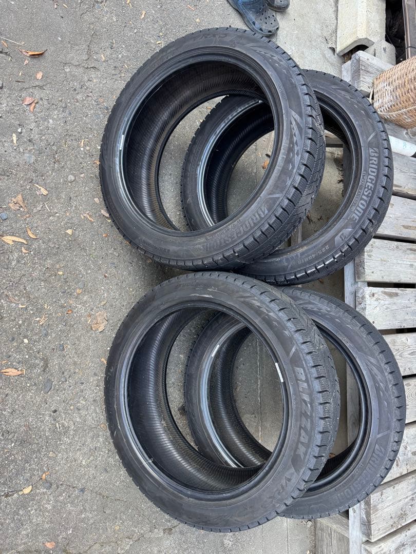 【美品】ブリザック vrx3 225/45R18 スタッドレスタイヤ　4本セット