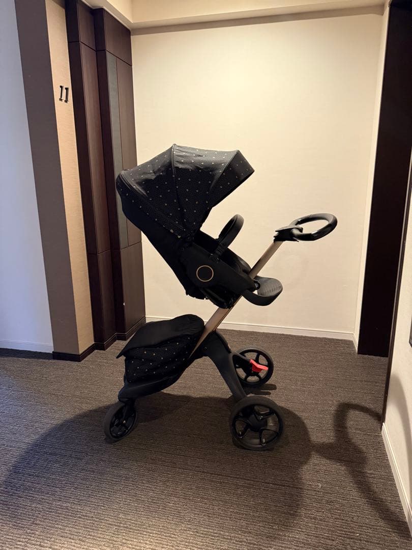 る*ん様 Stokke ベビーカー ブラック ポルカドット