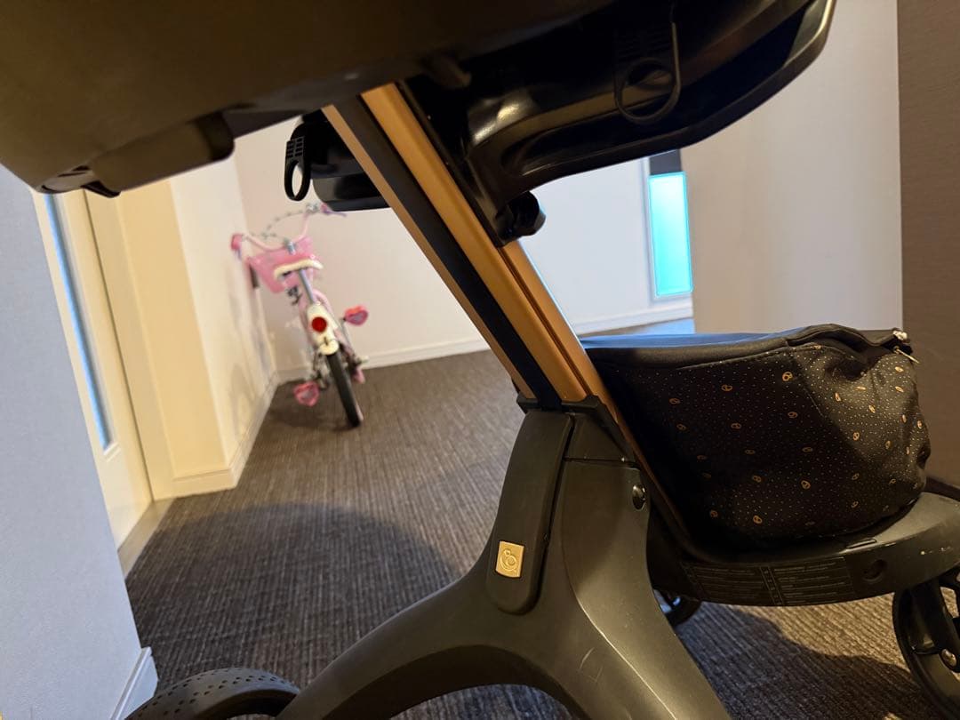 る*ん様 Stokke ベビーカー ブラック ポルカドット