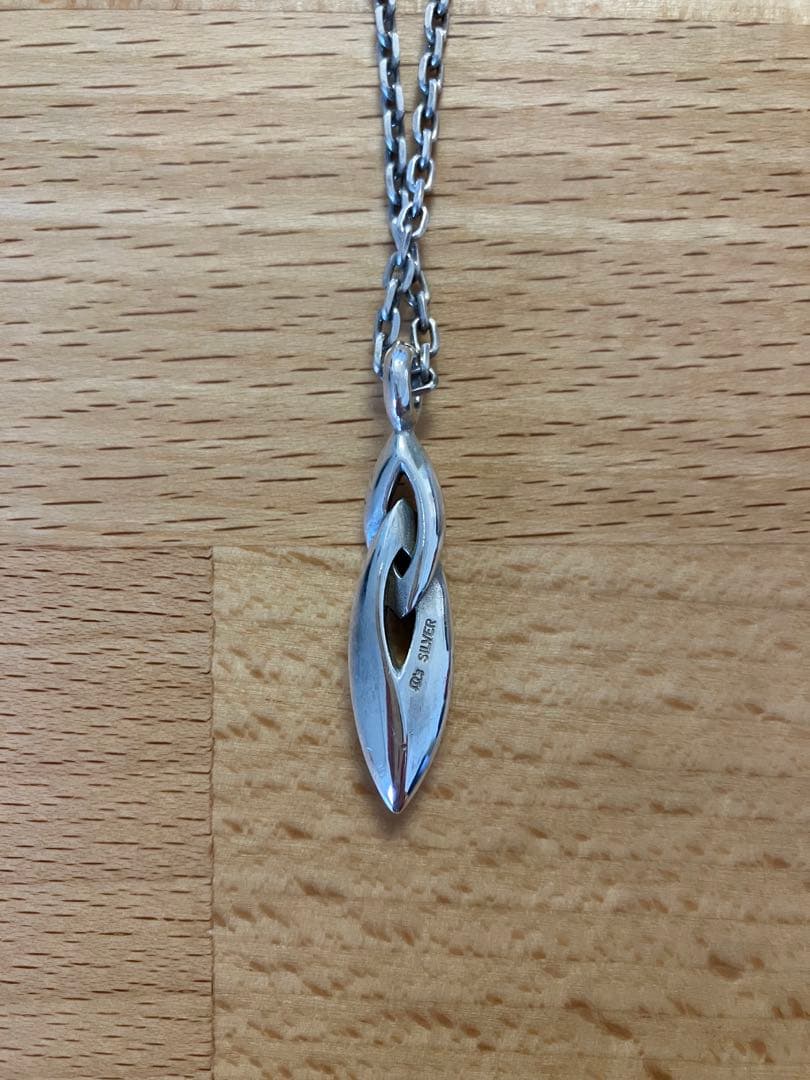 【ピンクの猫】 M’s Collection シャープWリング ネックレス