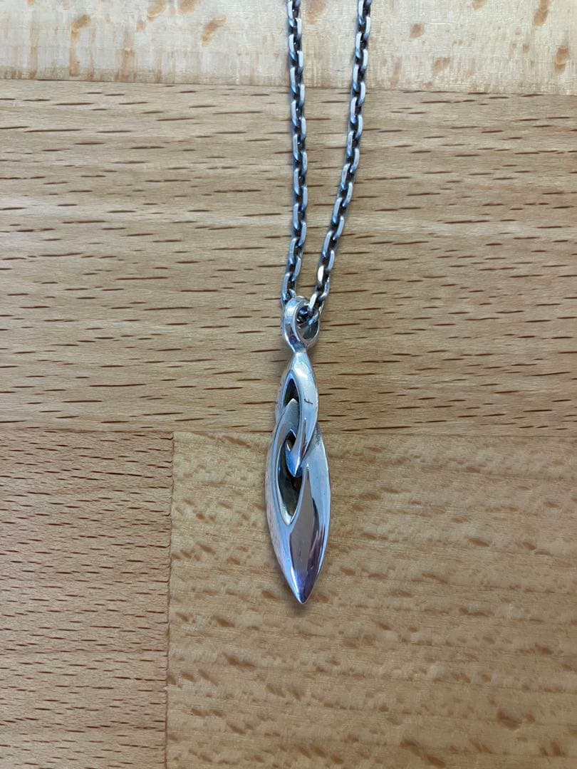 【ピンクの猫】 M’s Collection シャープWリング ネックレス