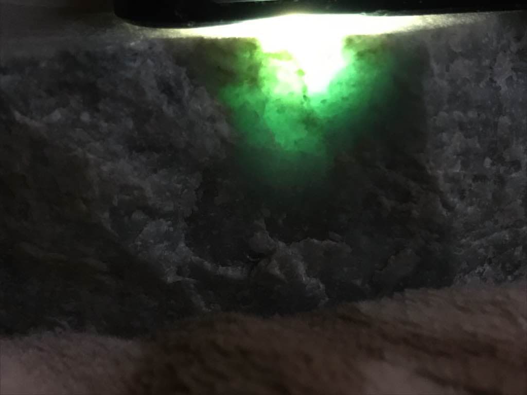 糸魚川翡翠 カット原石 透過度良好 コレクション品