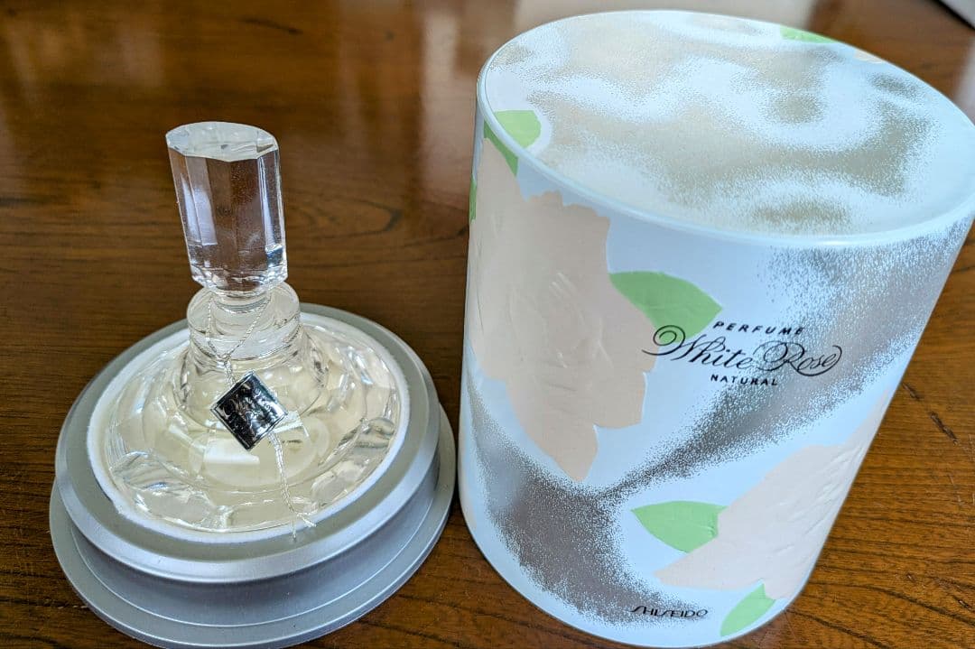 ｒ SHISEIDO ホワイトローズ ナチュラル 32ml