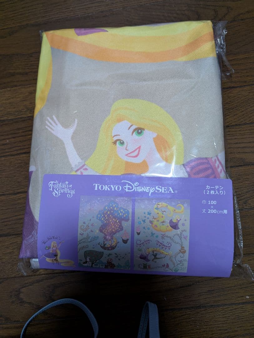 ディズニーシー ラプンツェル カーテン 約100cm x 200cm