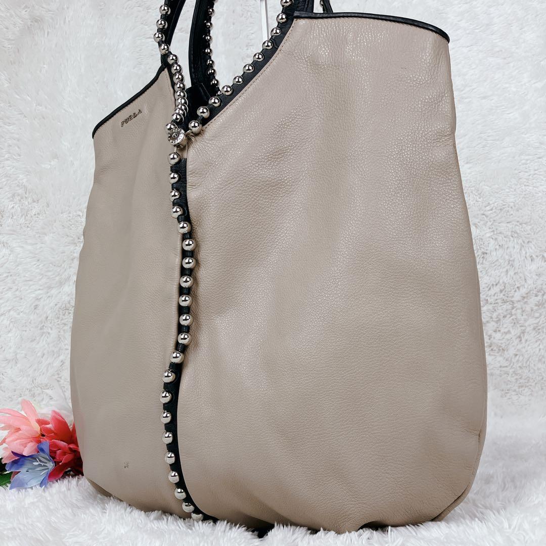 極美品✨希少　FURLA フルラ　トートバッグ　A4可　スタッズ　本革　ベージュ