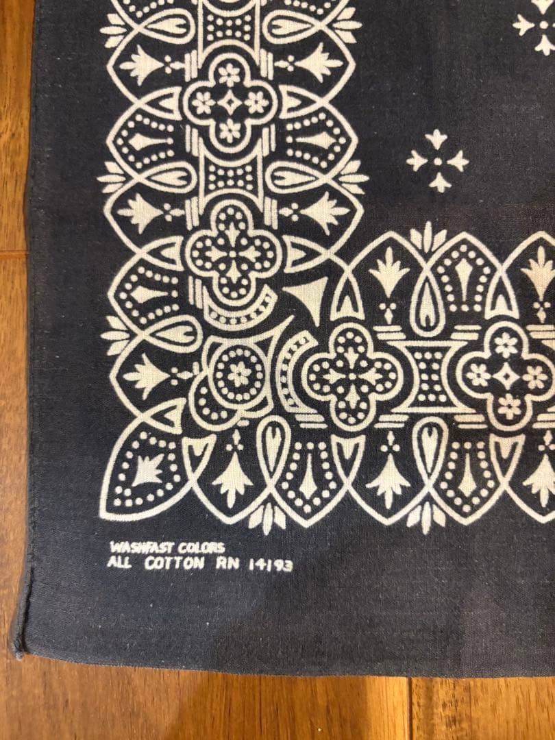 週末値下げ ヴィンテージバンダナ アイアンクロスブラック