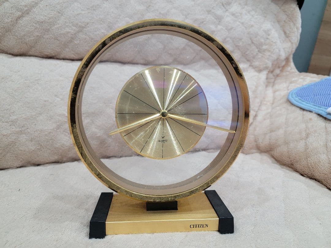 CITIZEN ゴールドメタル置時計